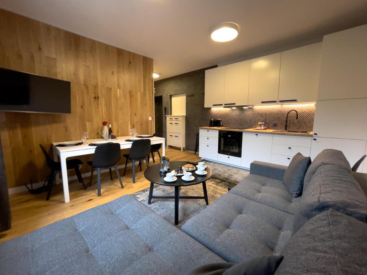 Urban Apartments Premium No 3, Free Private Parking, Self Check-In Хожов Екстериор снимка