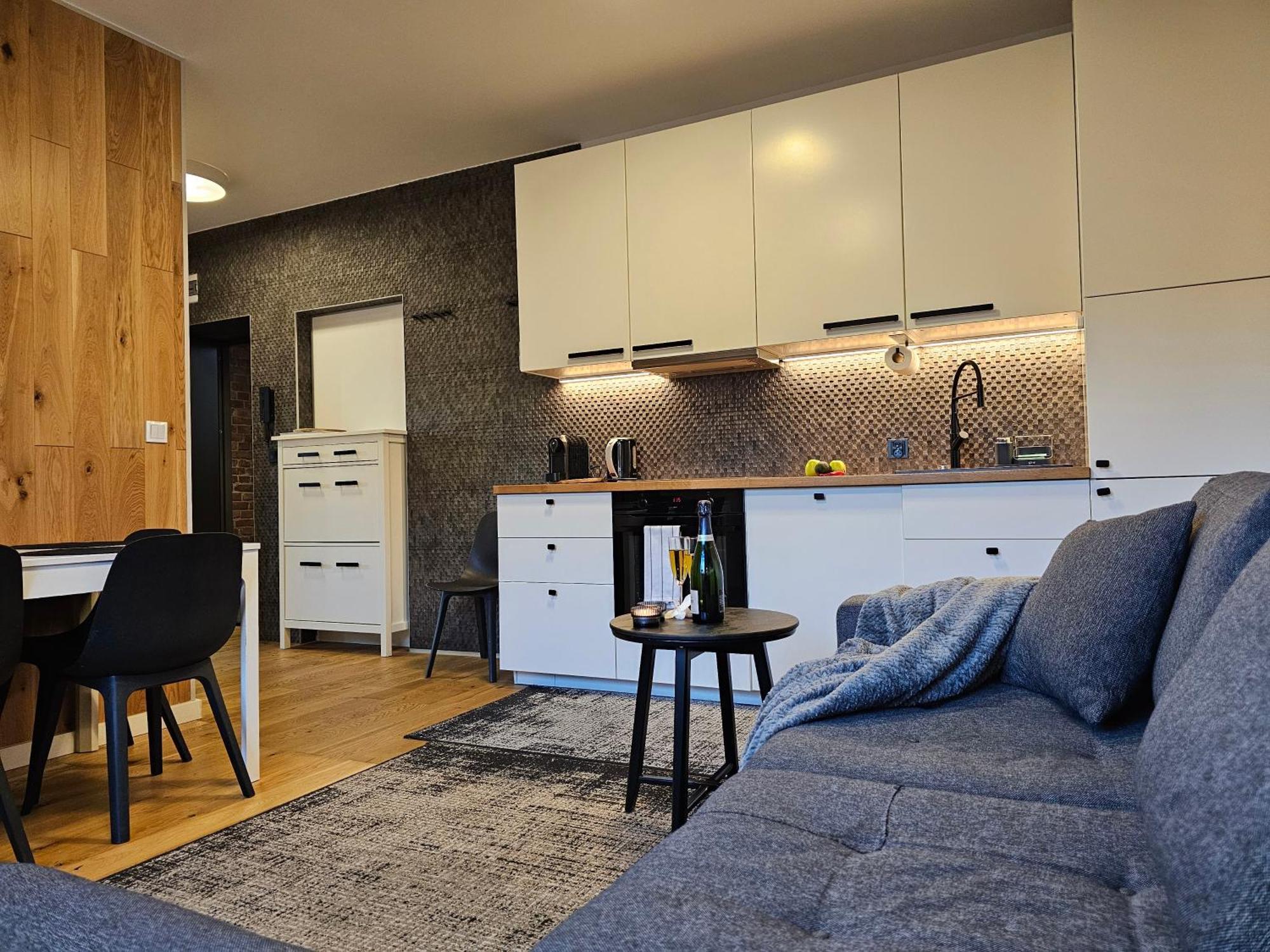 Urban Apartments Premium No 3, Free Private Parking, Self Check-In Хожов Екстериор снимка
