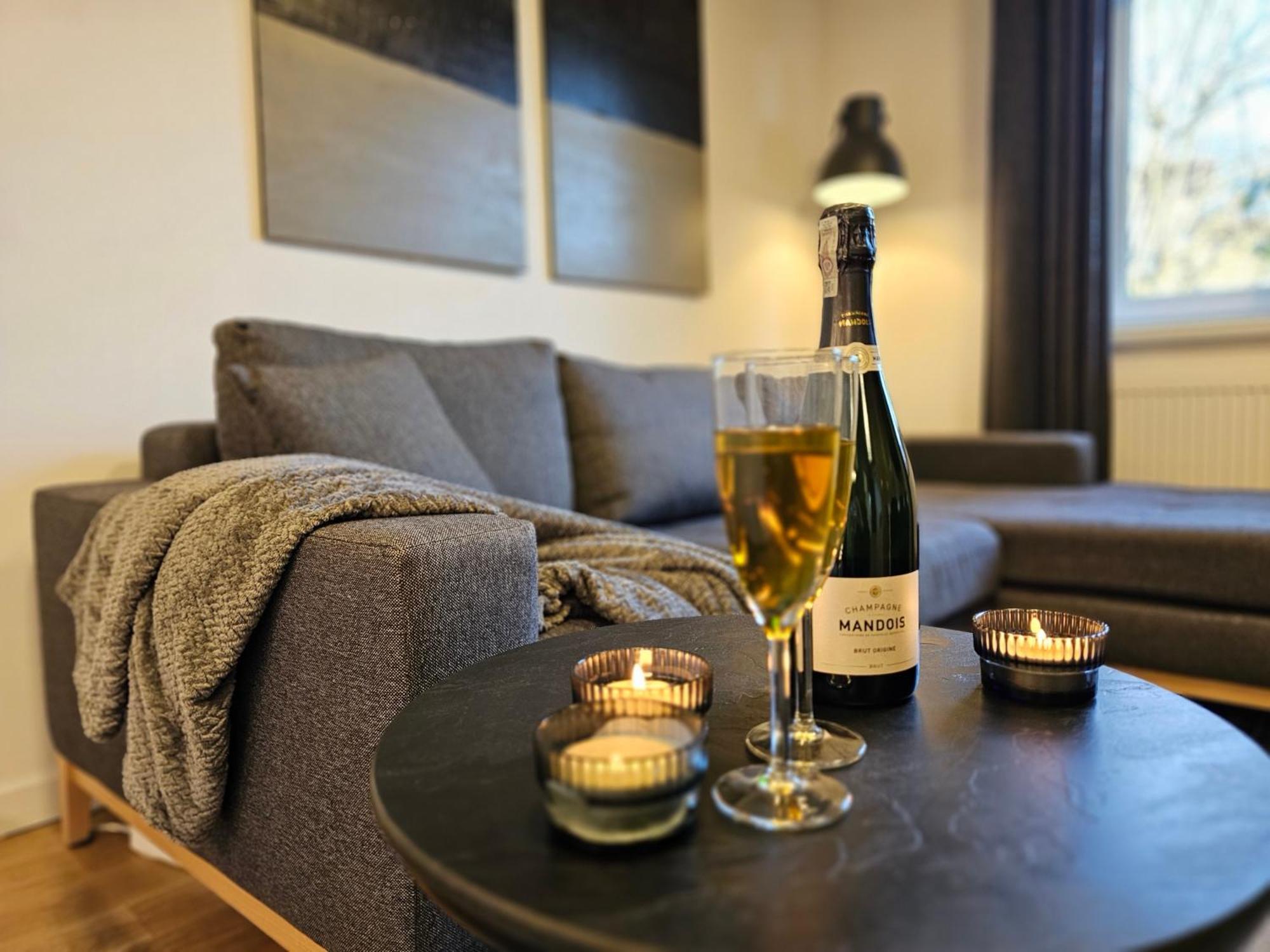 Urban Apartments Premium No 3, Free Private Parking, Self Check-In Хожов Екстериор снимка