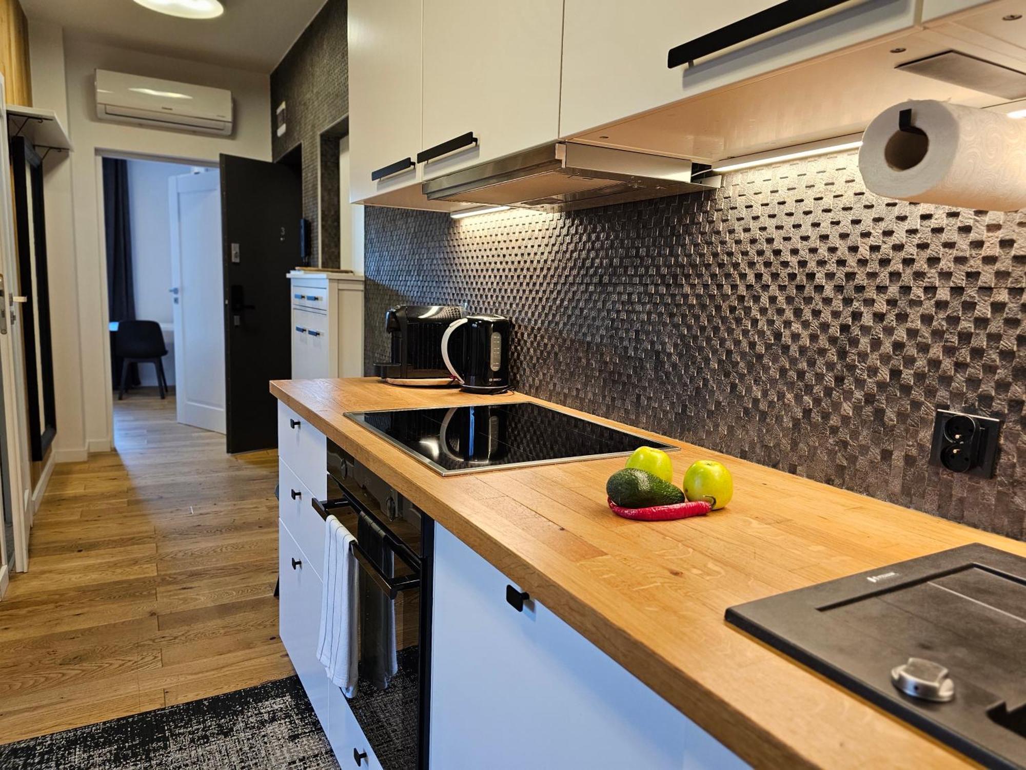 Urban Apartments Premium No 3, Free Private Parking, Self Check-In Хожов Екстериор снимка