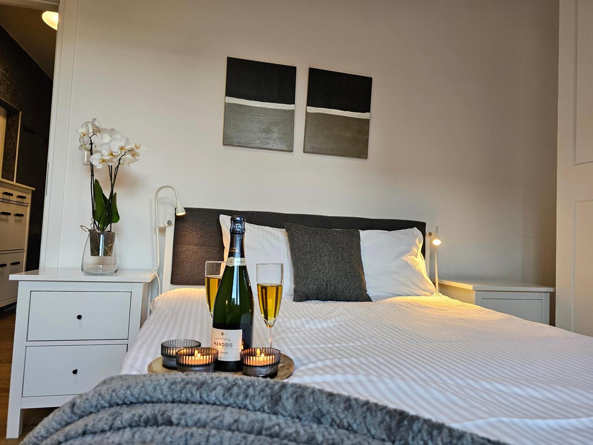 Urban Apartments Premium No 3, Free Private Parking, Self Check-In Хожов Екстериор снимка