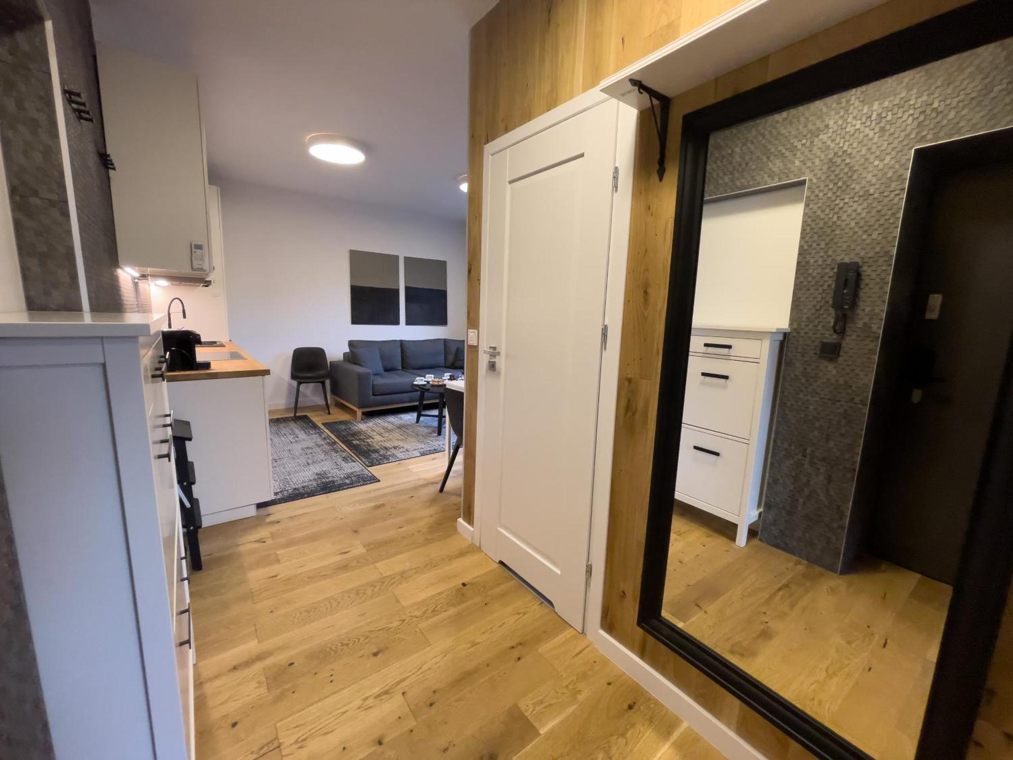 Urban Apartments Premium No 3, Free Private Parking, Self Check-In Хожов Екстериор снимка
